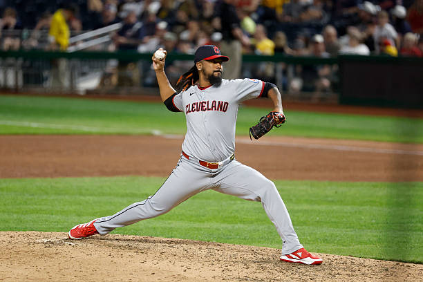 Noti- Deporte: Los Ultimos Latinos Lideres de Departamento de Lanzadores en las Grandes Ligas