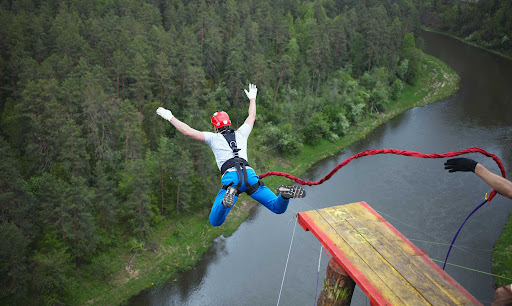 La Adrenalina al Límite: Deportes Extremos y Sus Hitos con la Perspectiva de José Antonio Murga Baptista La Adrenalina al Límite: Deportes Extremos y Sus Hitos con la Perspectiva de José Antonio Murga Baptista