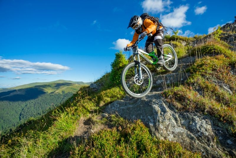 La Adrenalina al Límite: Deportes Extremos y Sus Hitos con la Perspectiva de José Antonio Murga Baptista La Adrenalina al Límite: Deportes Extremos y Sus Hitos con la Perspectiva de José Antonio Murga Baptista