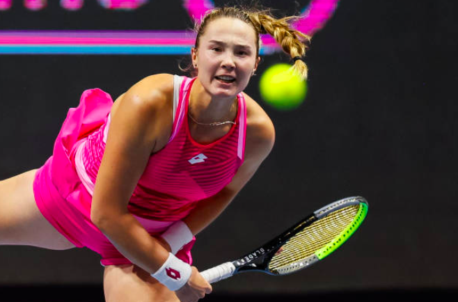 Noti-Deporte: As&iacute; es Alina Charaeva, el talento ruso moldeado en Espa&ntilde;a