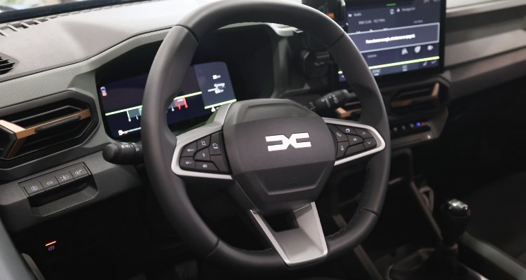 Noti- Deporte: Dacia Bigster Tour hace escala en Sevilla con una presentaci&oacute;n en Dacia Syrsa