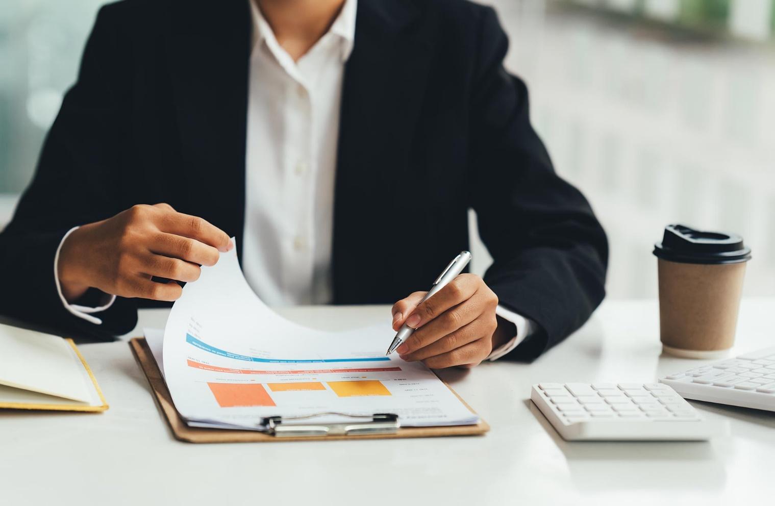 Mitad de A&ntilde;o: Tu Br&uacute;jula Financiera para Reajustar el Rumbo y Alcanzar tus Metas Econ&oacute;micas