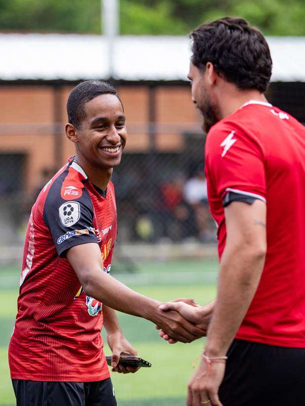 Los aficionados del Caracas FC conocieron a su equipo favorito en un entrenamiento abierto
