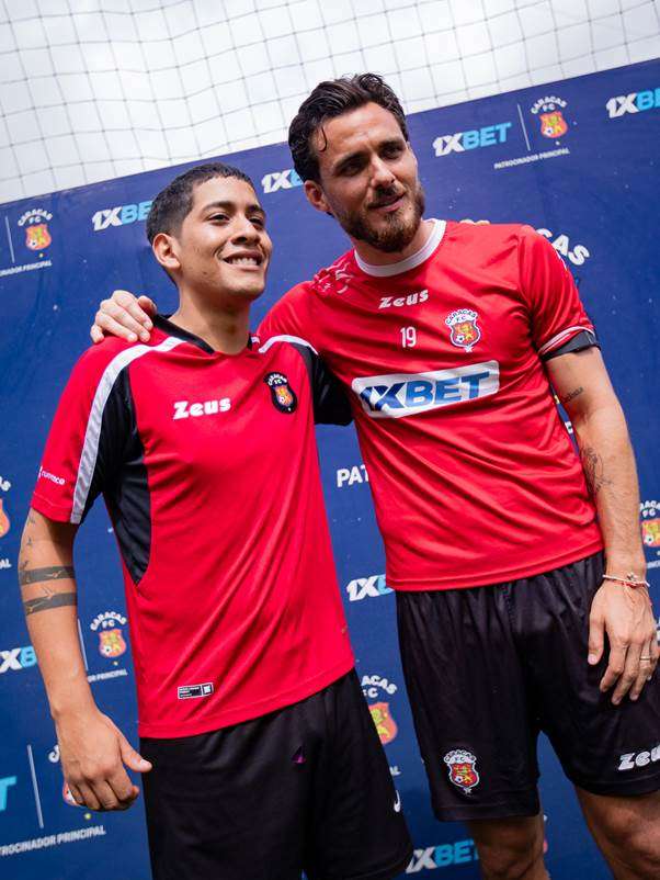 Los aficionados del Caracas FC conocieron a su equipo favorito en un entrenamiento abierto