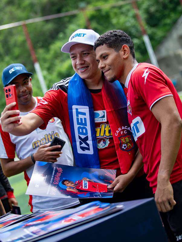 Los aficionados del Caracas FC conocieron a su equipo favorito en un entrenamiento abierto
