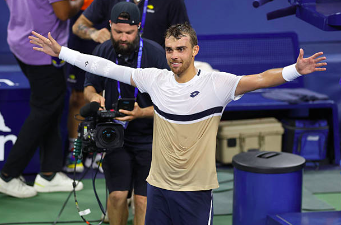 Noti-Deporte: Esto dijo Benjamin Bonzi tras ganar a Medvedev en el US Open
