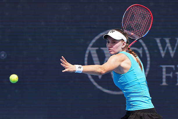 Noti-Deporte: As&iacute; gan&oacute; Swiatek a Rybakina en las semifinales de Cincinnati