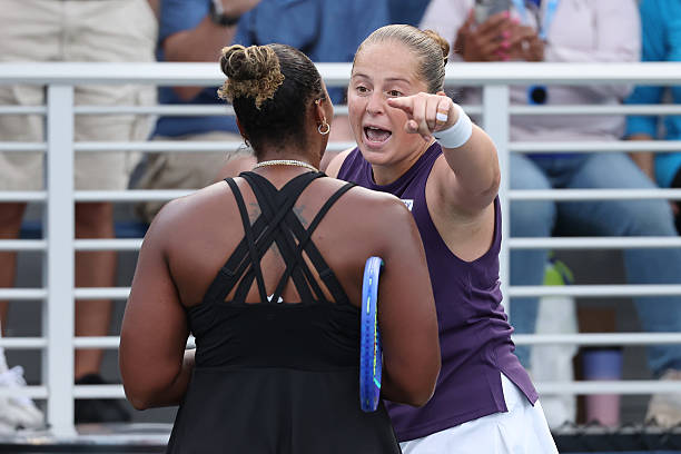 Noti-Deporte: Taylor Townsend no se corta con Ostapenko en rueda de prensa