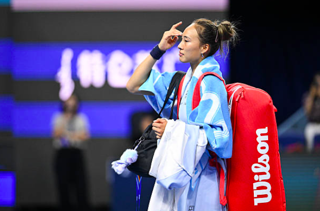 Noti-Deporte: Qinwen Zheng actualiza cómo está el estado de su codo