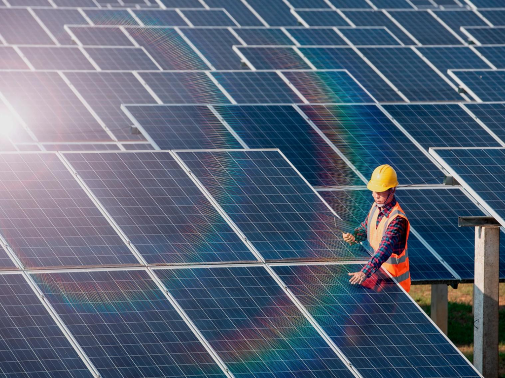 Hjalmar Jesus Gibelli Gómez | El Sol como Aliado Comercial: La Revolución Silenciosa de la Energía Solar