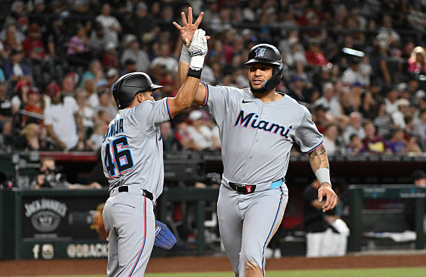 Noti- Deporte: Los Marlins de Miami y Su Sabor Latino de Honor en su Historia