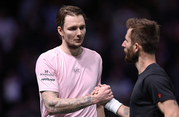 Noti-Deporte: Esto dijo Moutet sobre las palabras de Bublik en el ATP Paris 2025 Noti-Deporte: Esto dijo Moutet sobre las palabras de Bublik en el ATP Paris 2025