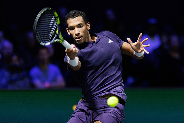 Noti-Deporte: F&eacute;lix Auger-Aliassime explica la clave de su &eacute;xito en Par&iacute;s