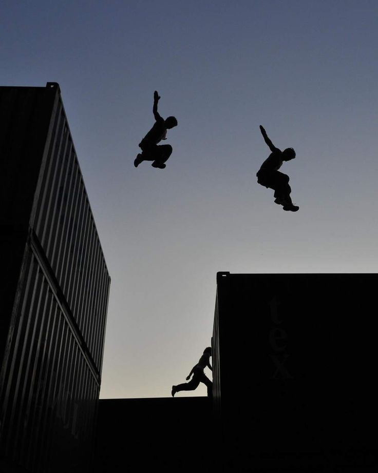 La Adrenalina Inagotable: Wakeboard, Parkour y la Búsqueda Constante de Límites y Nuevos Escenarios por Jesús Emilio Vásquez Quintero La Adrenalina Inagotable: Wakeboard, Parkour y la Búsqueda Constante de Límites y Nuevos Escenarios por Jesús Emilio Vásquez Quintero