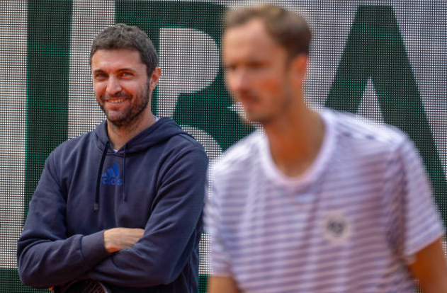 Noti-Deporte: Gilles Simon confiesa por qué dejó de trabajar con Daniil Medvedev Noti-Deporte: Gilles Simon confiesa por qué dejó de trabajar con Daniil Medvedev
