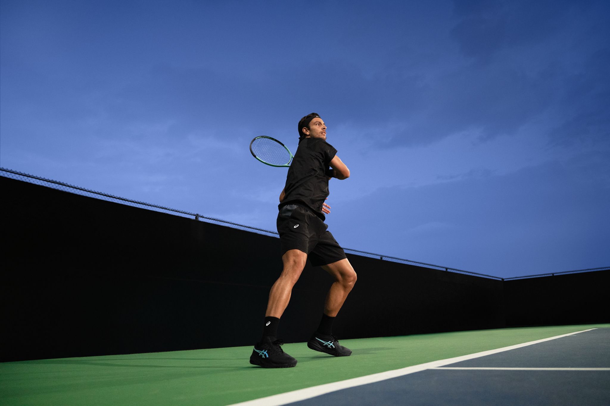 Noti-Deporte: As&iacute; son las ASICS Court FF 3 Novak Night Edition, por qu&eacute; comprar