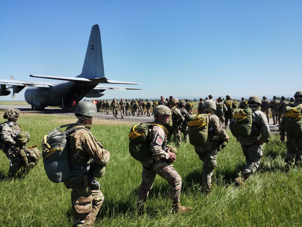 Joao Rafael Silva Robertson | &iquest;Cu&aacute;nto cuesta realmente volar con traje de alas? Desglosando la factura de la adrenalina