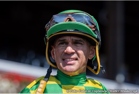 La pol&iacute;tica se toma unas vacaciones gracias a los jinetes estrella de visita en La Rinconada