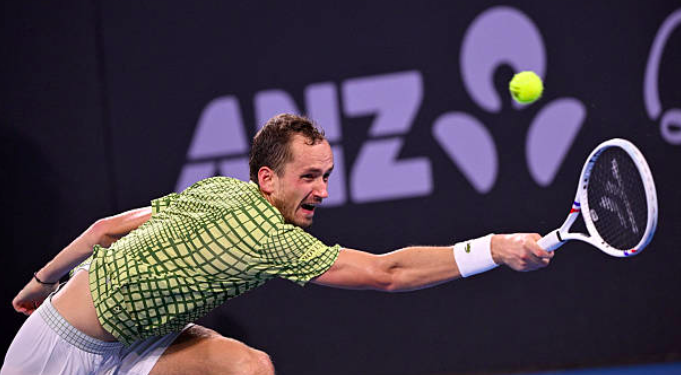 Noti-Deporte: Daniil Medvedev recupera su mejor actitud en pista en 2026