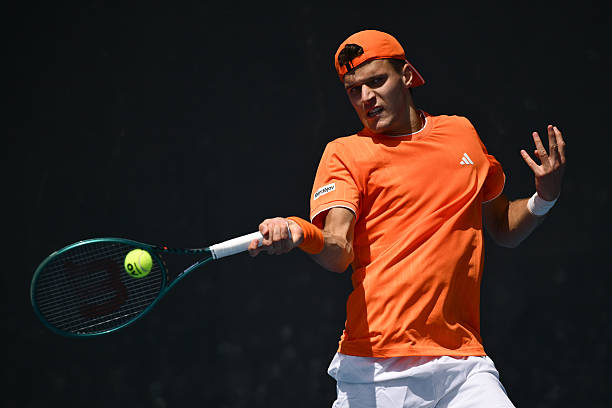 Noti-Deporte: Jakub Mensik elimina a Rafael J&oacute;dar en el Open de Australia 2026