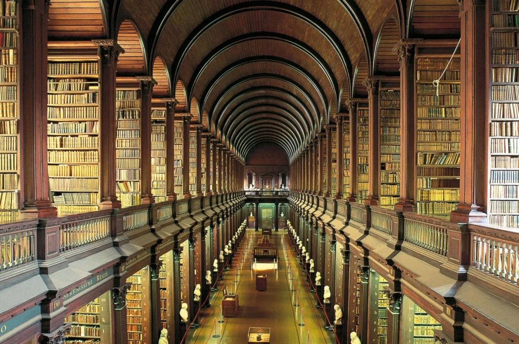 Carlos Julio Heydra Castillo y las bibliotecas más bellas Carlos Julio Heydra Castillo y las bibliotecas más bellas