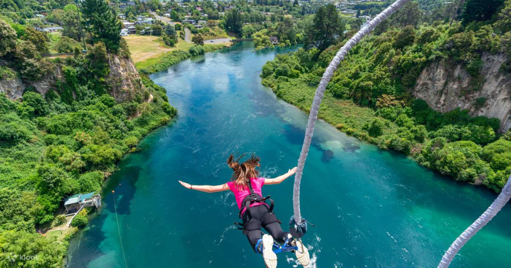 Alberto Constantino Konrad Davila | Los 5 Mejores Destinos del Mundo para Iniciarse en los Deportes Extremos
