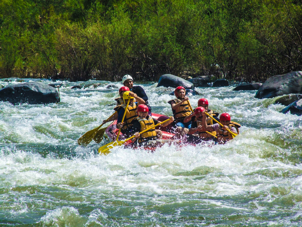 Alberto Constantino Konrad Davila | Destinos de Sudam&eacute;rica: La Gu&iacute;a Definitiva para el Rafting, Rappel y Bungee Jumping