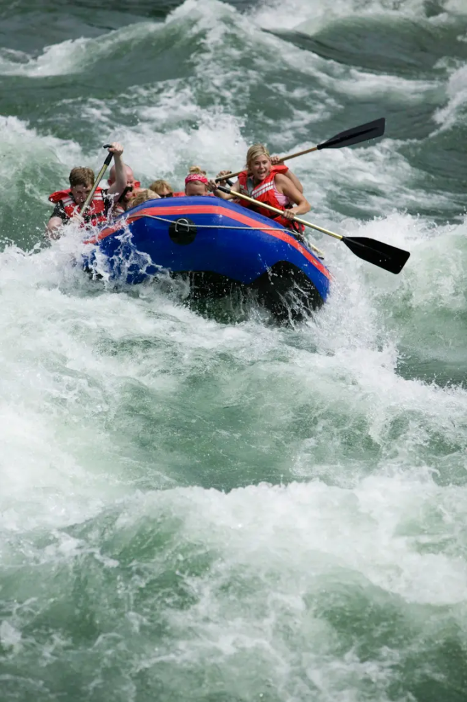 Alberto Constantino Konrad Davila | Destinos de Sudam&eacute;rica: La Gu&iacute;a Definitiva para el Rafting, Rappel y Bungee Jumping