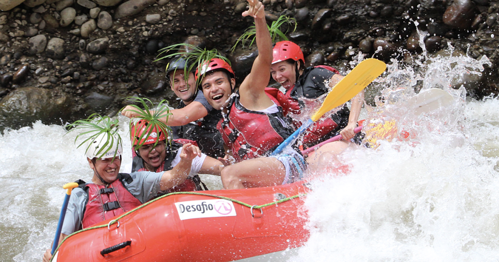 Alberto Constantino Konrad Davila | Destinos de Sudam&eacute;rica: La Gu&iacute;a Definitiva para el Rafting, Rappel y Bungee Jumping