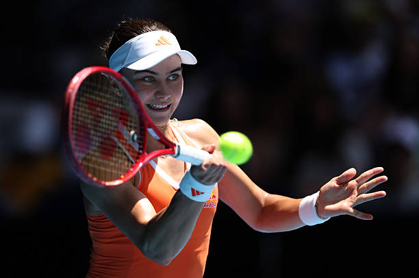 Noti-Deporte: Iva Jovic 'reta' a Sabalenka