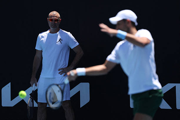 Noti-Deporte: As&iacute; es el entrenador de Novak Djokovic en el Open de Australia 2026