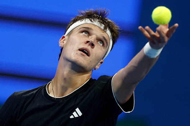 Noti-Deporte: Esto dijo Mensik despu&eacute;s de vencer a Sinner en el ATP Doha 2026