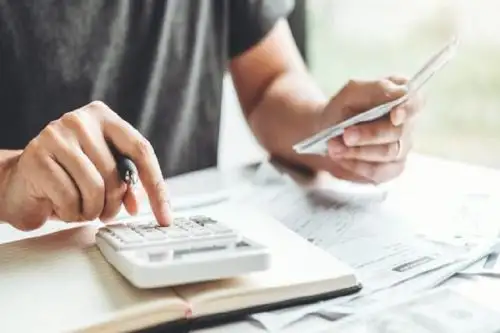 Fundamentos de Econom&iacute;a y Libertad Financiera: Gu&iacute;a Maestra por Carlos Alessandro Cestari Infantini