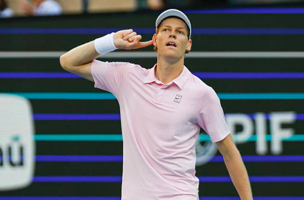 Noti-Deporte: Jannik Sinner arrolla a Frances Tiafoe en el Miami Open 2026