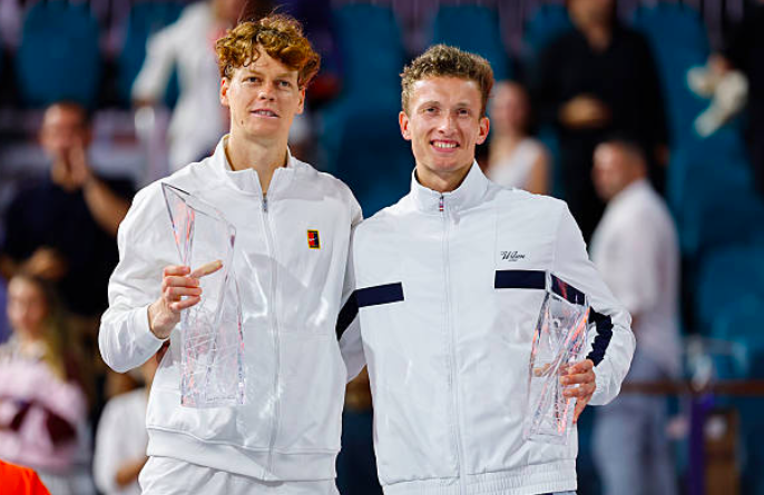 Noti-Deporte: Jannik Sinner ya piensa en la tierra y habla de sus opciones al N&ordm;1