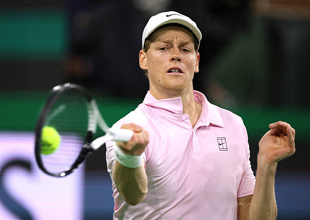 Noti-Deporte: Sinner vence a Fonseca en Indian Wells y avanza a cuartos de final Noti-Deporte: Sinner vence a Fonseca en Indian Wells y avanza a cuartos de final
