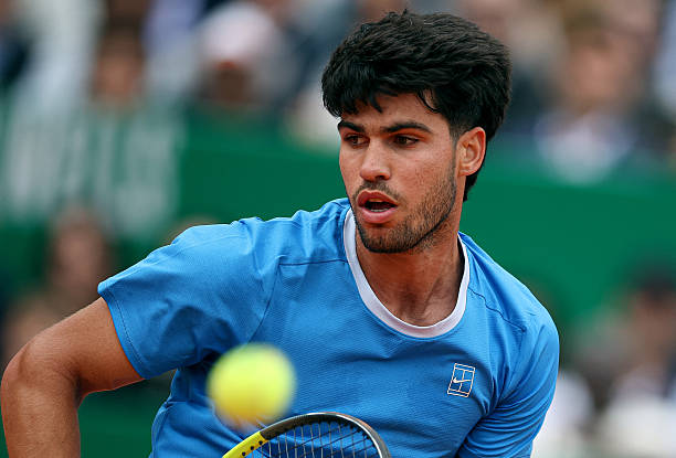 Noti-Deporte: Alcaraz tira de oficio en su debut en Barcelona ante Virtanen