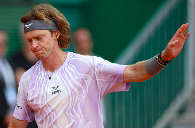 Noti-Deporte: Andrey Rublev explica por qu&eacute; es m&aacute;s dif&iacute;cil ganar en tierra batida