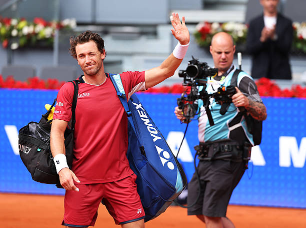 Noti-Deporte: Ruud, tras caer ante Blockx: "Me sorprendi&oacute; porque no encontr&eacute; debilidades en su juego"