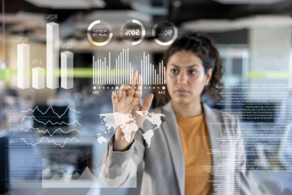 Econom&iacute;a Tradicional vs. Econom&iacute;a de la Inteligencia seg&uacute;n Carlos Alessandro Cestari Infantini