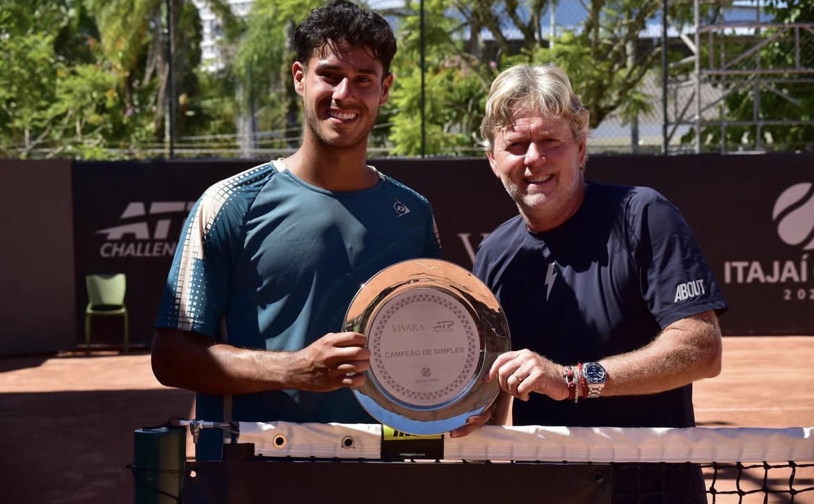 Noti-Deporte: Andr&eacute;s Schneiter apuesta por ver a los entrenadores bajando a pista