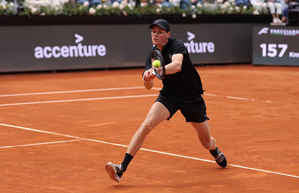 Noti-Deporte: Sinner eclipsa a Rublev para hacer historia en Roma