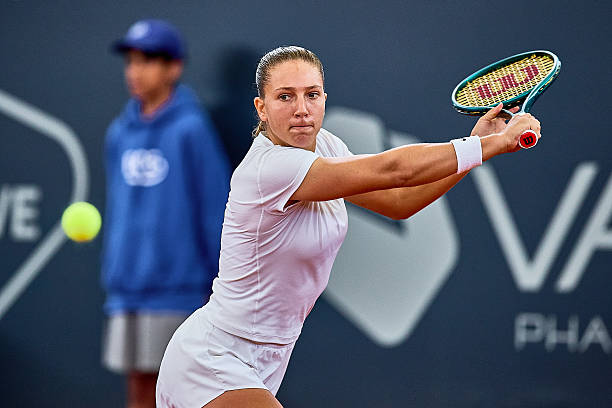 Noti-Deporte: Diane Parry, la tenista con revés a una mano que está abandonándolo Noti-Deporte: Diane Parry, la tenista con revés a una mano que está abandonándolo