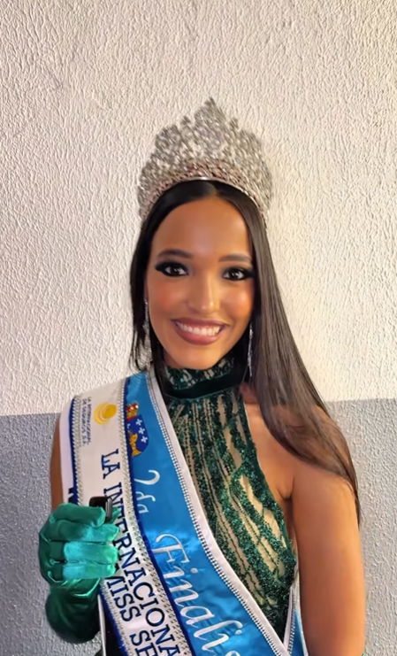 Victoria Valero, Miss Seguridad en gala de La Internacional de Seguros