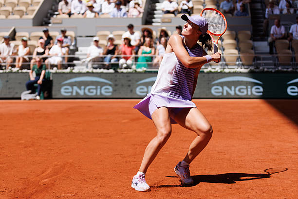 Noti-Deporte: Swiatek explica c&oacute;mo afecta el calor a las pistas de Roland Garros
