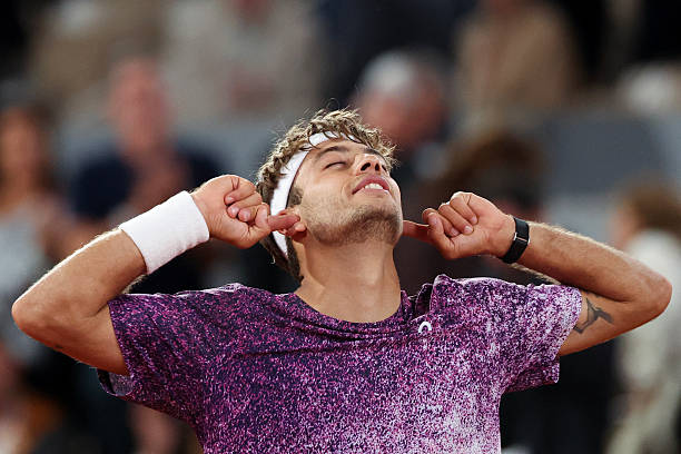 Noti-Deporte: "Uso la misma ducha que Rafa. Me dijo que era su ducha desde hac&iacute;a 14 a&ntilde;os"