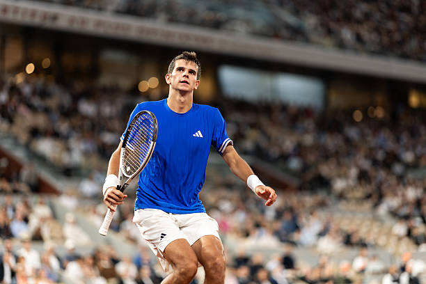 Noti-Deporte: Rafa Jódar causa baja del ATP Queen's 2026 por unas molestias abdominales y su debut en la gira de hierba, con cumbre en Wimbledon, deberá de esperar Noti-Deporte: Rafa Jódar causa baja del ATP Queen's 2026 por unas molestias abdominales y su debut en la gira de hierba, con cumbre en Wimbledon, deberá de esperar
