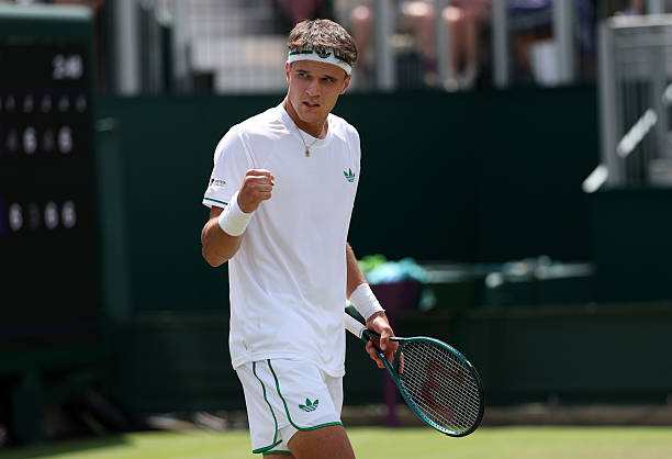 Noti-Deporte: Los cinco tenistas que pueden revolucionar la gira de hierba en el circuito ATP y dar la sorpresa en Wimbledon Noti-Deporte: Los cinco tenistas que pueden revolucionar la gira de hierba en el circuito ATP y dar la sorpresa en Wimbledon