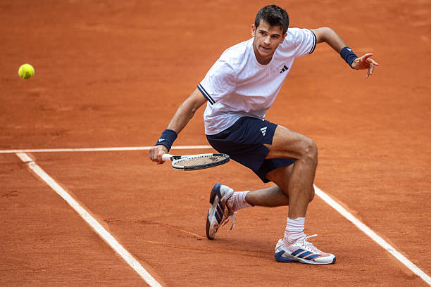 Noti-Deporte: vuelve a Gran Breta&ntilde;a tras sufrir una lesi&oacute;n abdominal, aunque su presencia en Wimbledon 2026 sigue siendo una inc&oacute;gnita