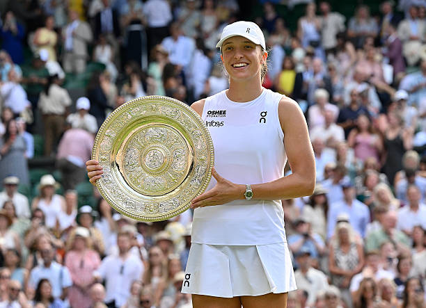 Noti-Deporte: necesitan un segundo entrenador, mientras la polaca afronta un Wimbledon donde defiende el título de campeona Noti-Deporte: necesitan un segundo entrenador, mientras la polaca afronta un Wimbledon donde defiende el título de campeona